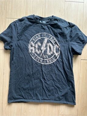 Official AC/DC Rock Band High Voltage 1976 Black Tshirt Reprint Size L